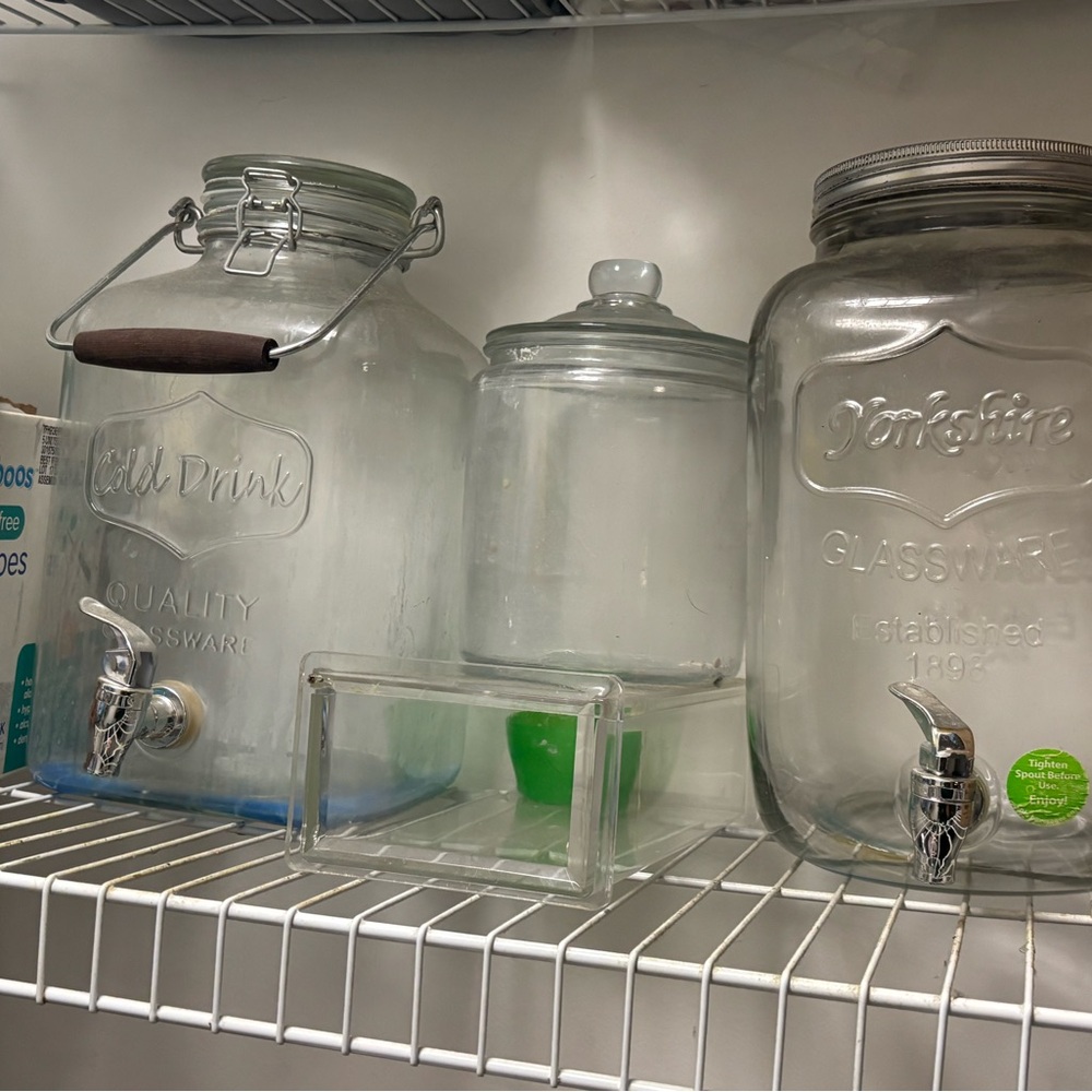 Glassware Beverage Dispenser - Clear